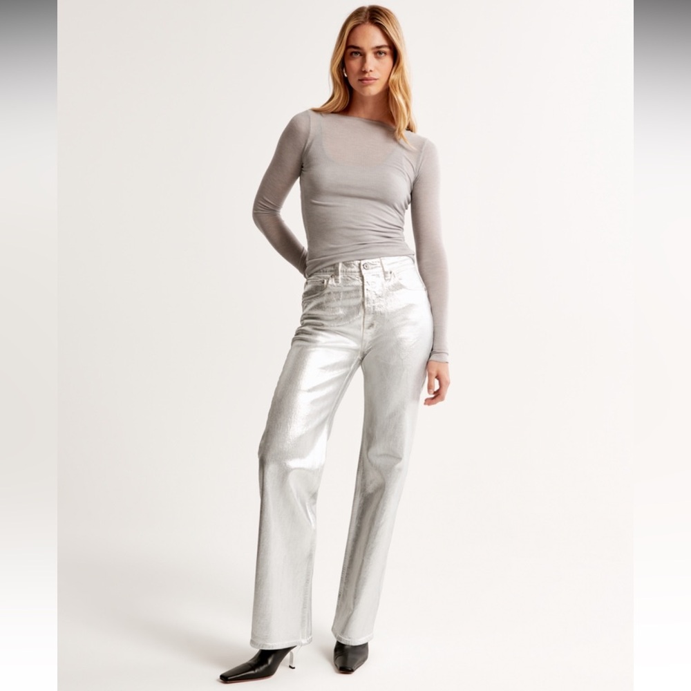 NWT Abercrombie High Rise 90s Relaxed Jean - Silver Metallic Wash